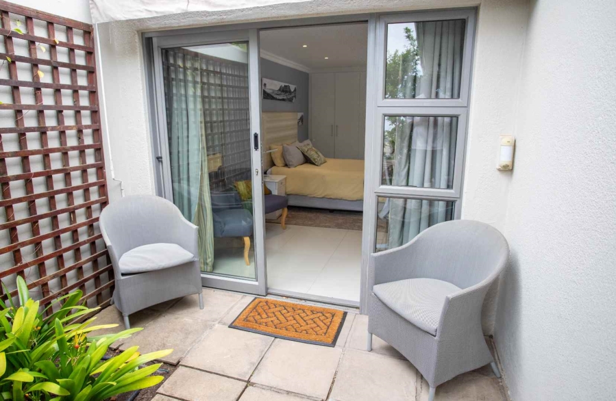 To Let 1 Bedroom Property for Rent in Camps Bay Western Cape